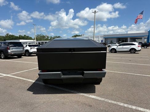 Used 2024 Tesla Cybertruck AWD Crew Cab image 5