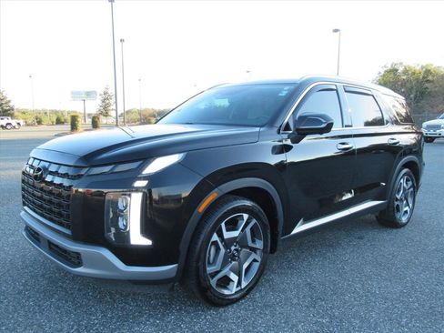 Used 2023 Hyundai Palisade SEL w/ Premium Package image 3