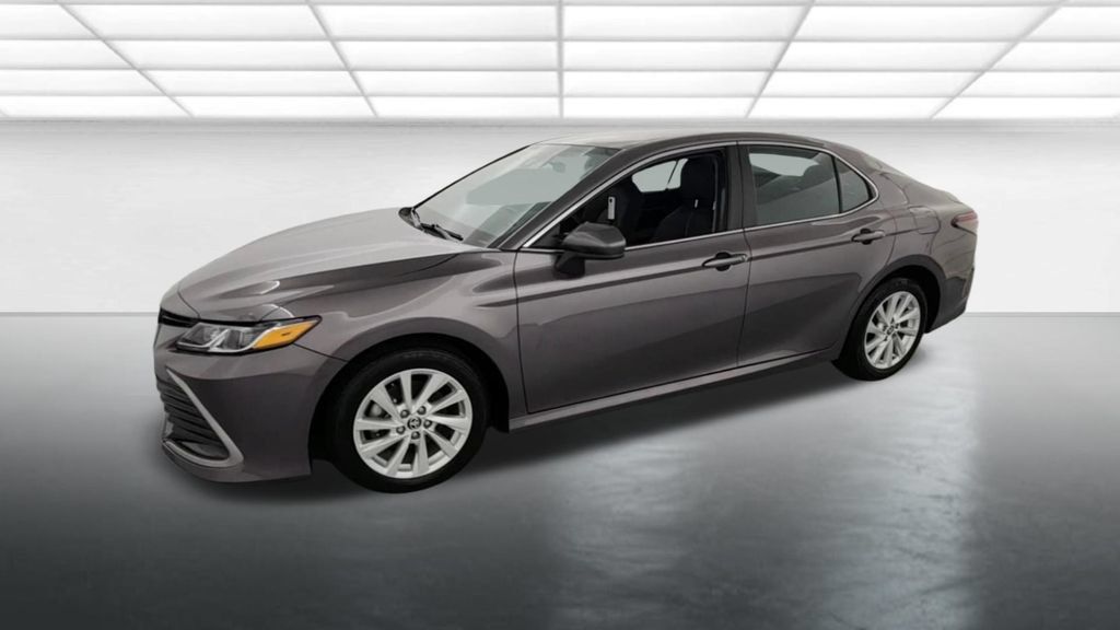 Used 2023 Toyota Camry LE FWD image 3