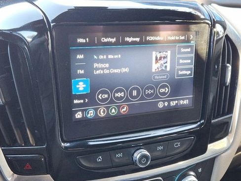 Used 2023 Chevrolet Traverse Premier image 5