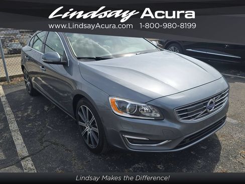 Used 2017 Volvo S60 T5 Inscription Platinum w/ Climate Package AWD/4WD image 2