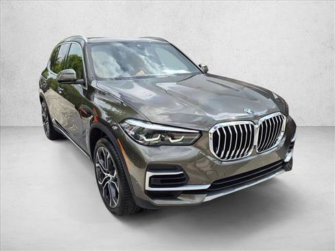 Used 2023 BMW X5 sDrive40i w/ Premium Package RWD image 3