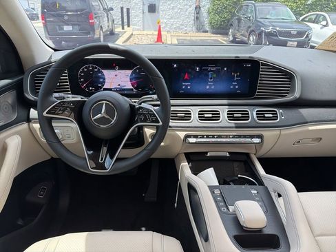 Used 2026 Mercedes-Benz GLE 450 4MATIC w/ Winter Package image 15