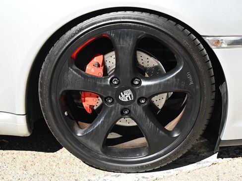 Used 2005 Porsche 911 Carrera image 9