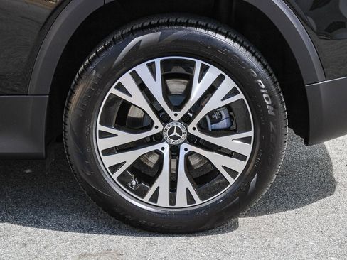 Certified 2026 Mercedes-Benz GLB 250 4MATIC image 11