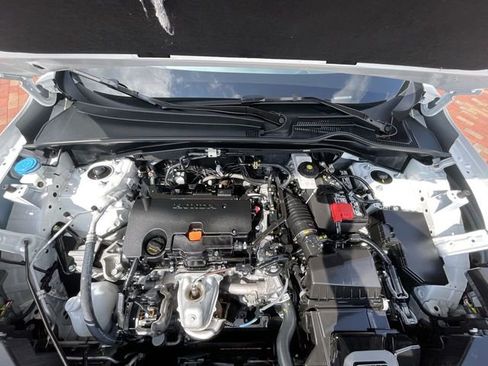Certified 2025 Honda HR-V Sport image 24