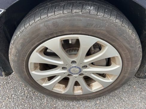 Used 2017 Mercedes-Benz E 300 4MATIC image 7