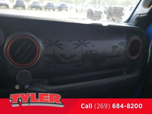 Used 2022 Jeep Gladiator Mojave AWD/4WD image 37