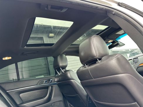 Used 2013 Lincoln MKS image 17