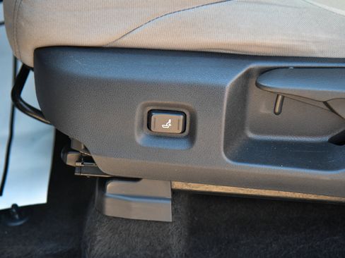 Used 2024 Toyota Tacoma SR5 AWD/4WD image 16