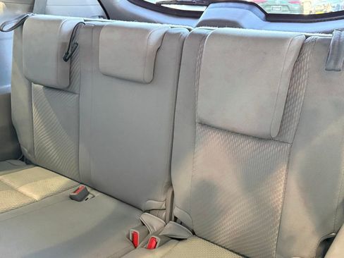 Used 2015 Toyota Highlander LE image 30