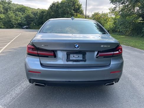 Used 2022 BMW 530i xDrive w/ Premium Package image 4