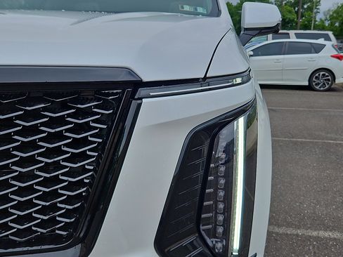 Certified 2025 Cadillac Escalade Sport Platinum AWD/4WD image 9