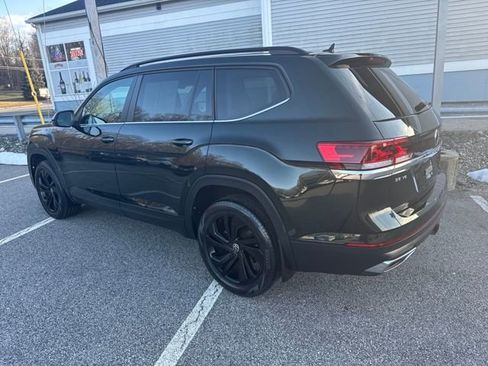 Certified 2022 Volkswagen Atlas SE w/ Black Wheel Package image 6