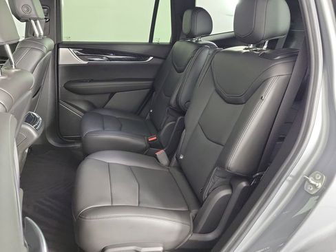 Used 2025 Cadillac XT6 Premium Luxury FWD image 11
