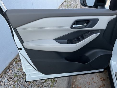 New 2026 Nissan Rogue SV image 12