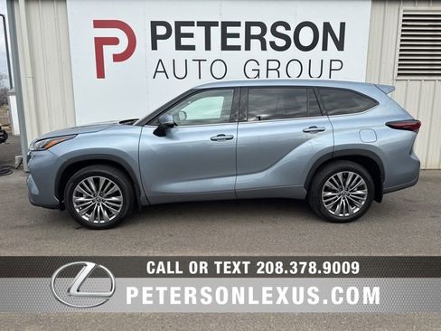 Used 2024 Toyota Highlander Platinum image 6