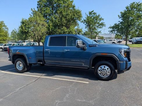 Used 2026 GMC Sierra 3500 Denali Ultimate AWD/4WD image 10