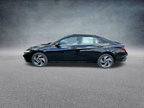 New 2025 Hyundai Elantra Limited image 12
