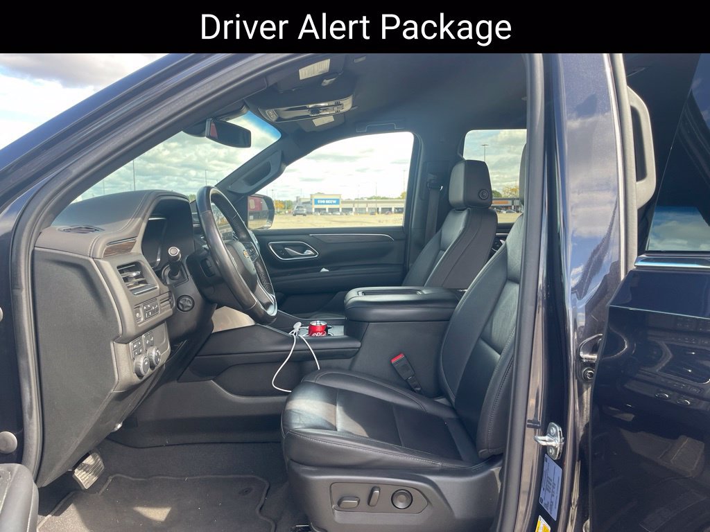 Used 2022 Chevrolet Tahoe LT w/ Luxury Package AWD/4WD image 12