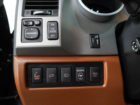 Used 2014 Toyota Sequoia Platinum AWD/4WD image 30
