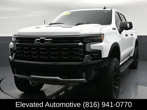 Used 2025 Chevrolet Silverado 1500 ZR2 w/ Technology Package AWD/4WD image 3
