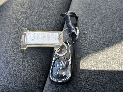 Used 2025 Buick Envista Sport Touring image 22