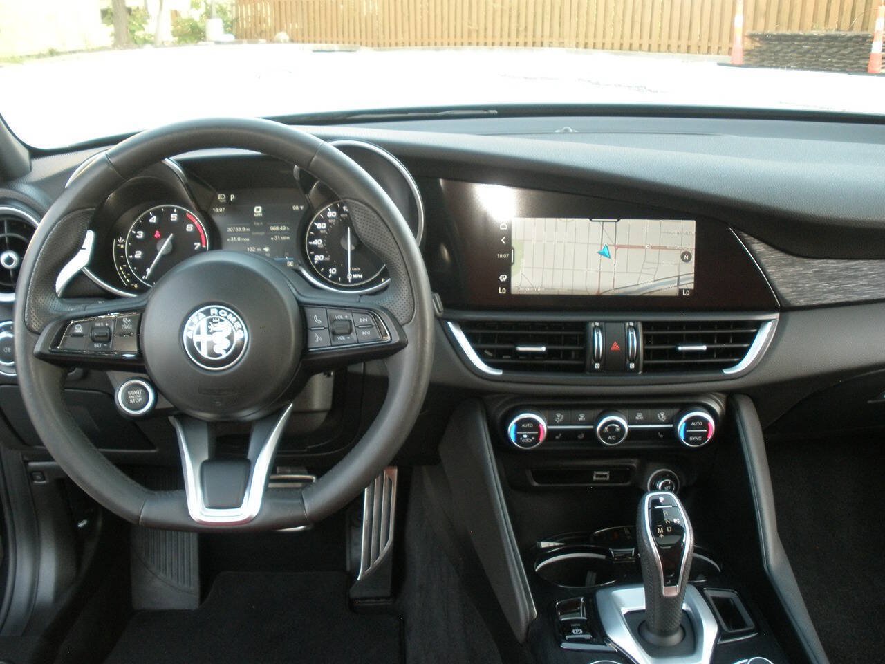 Used 2023 Alfa Romeo Giulia Sprint RWD image 34