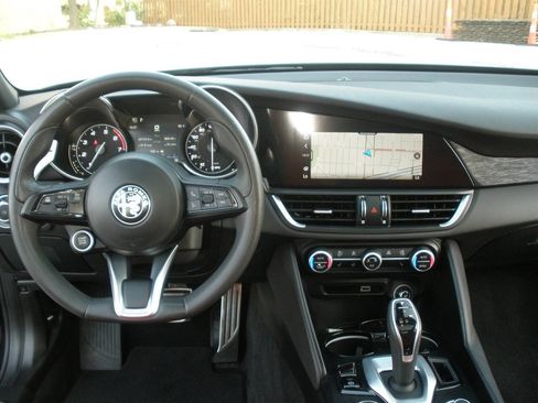 Used 2023 Alfa Romeo Giulia Sprint RWD image 34