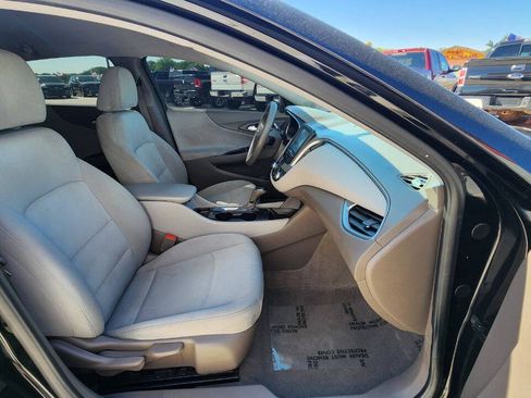 Used 2018 Chevrolet Malibu LS FWD image 16