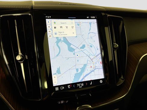 Certified 2023 Volvo XC60 B5 Ultimate w/ Climate Package image 13