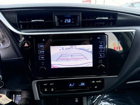 Used 2018 Toyota Corolla LE FWD image 26