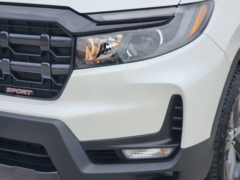Certified 2025 Honda Ridgeline Sport image 9