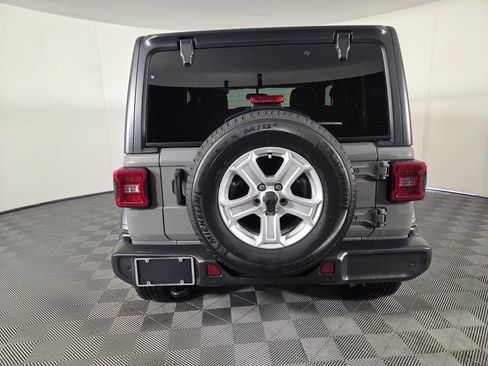 Used 2022 Jeep Wrangler Sport AWD/4WD image 7
