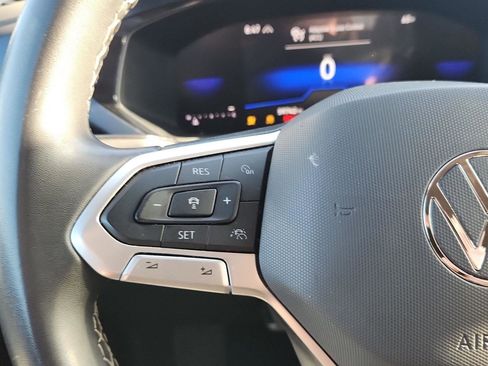 Used 2024 Volkswagen Taos SE image 14