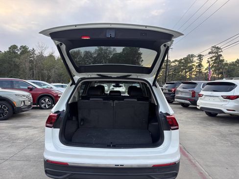 Used 2024 Volkswagen Tiguan SE image 9