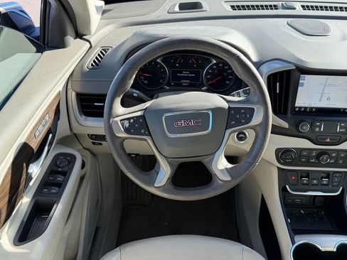 Used 2019 GMC Terrain Denali w/ Advanced Safety Package image 8