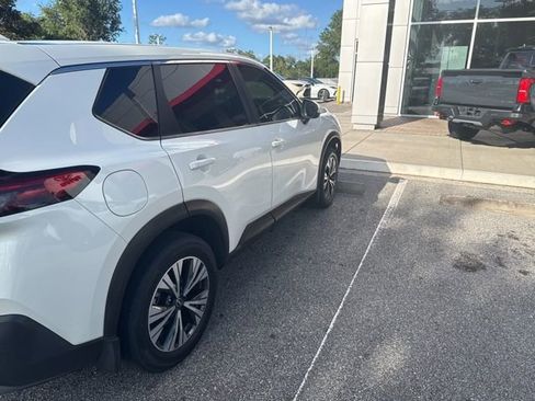 Used 2023 Nissan Rogue SV FWD image 6