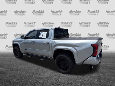 Used 2024 Toyota Tacoma SR5 w/ SR5 Upgrade Package AWD/4WD image 8