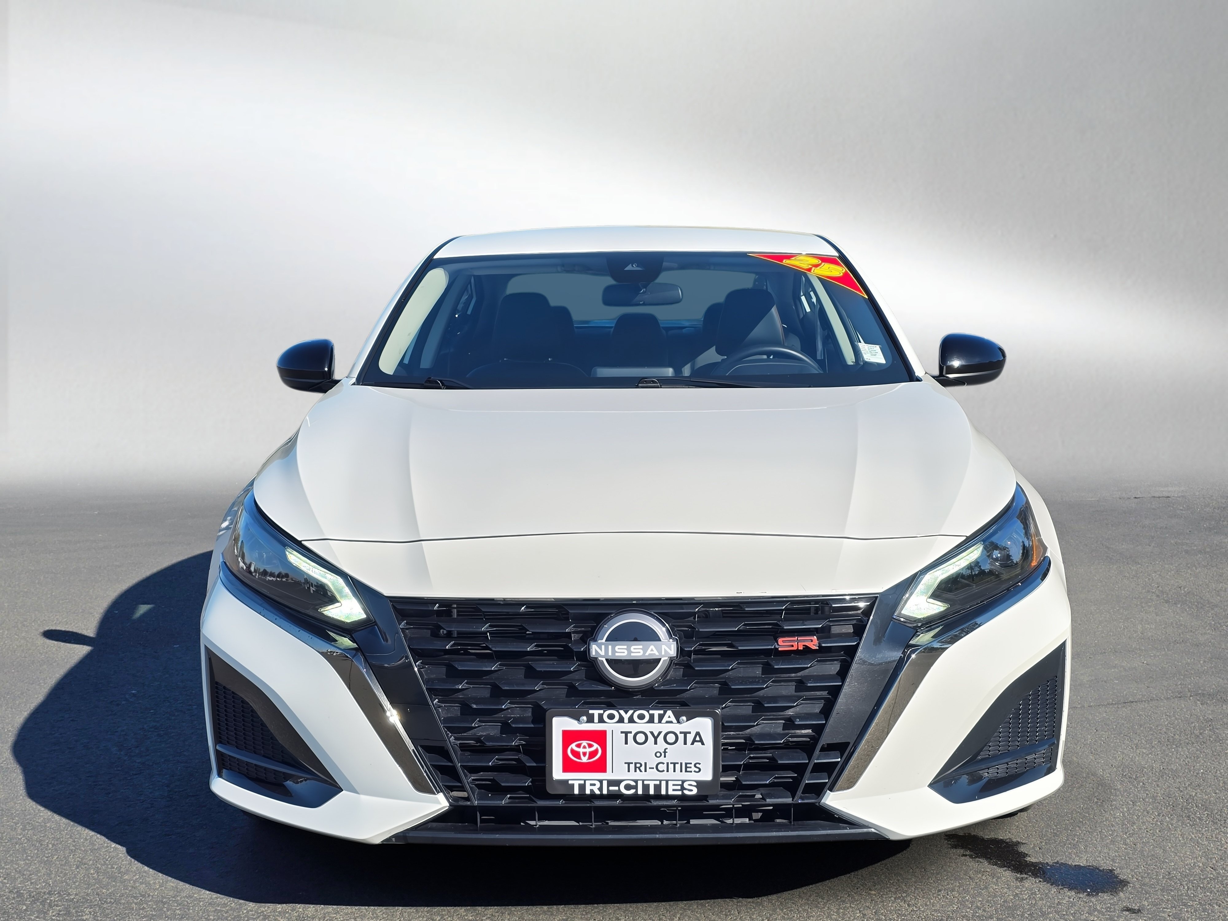 Used 2025 Nissan Altima 2.5 SR FWD image 8