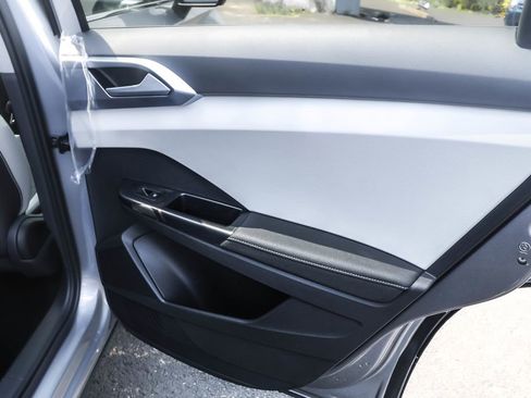 New 2025 Volkswagen Taos SE image 36