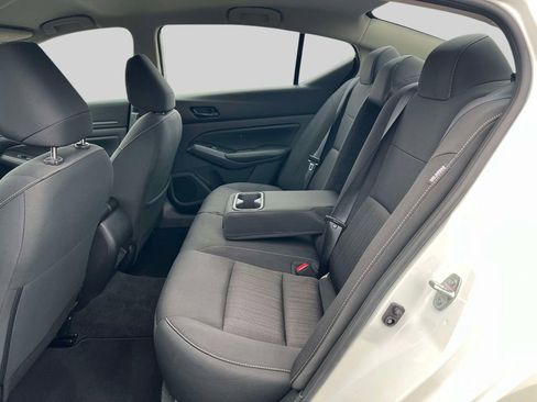 Used 2025 Nissan Altima 2.5 SV FWD image 16