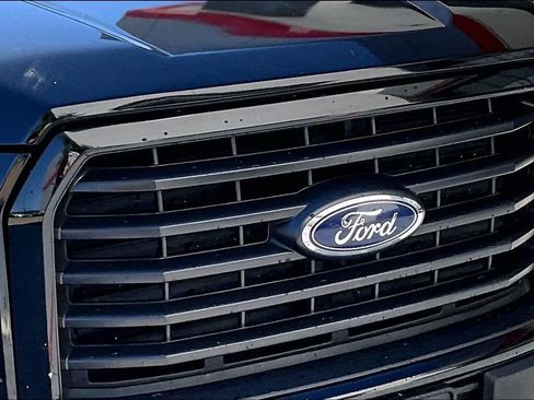 Used 2017 Ford F150 XLT w/ Equipment Group 302A Luxury AWD/4WD image 31