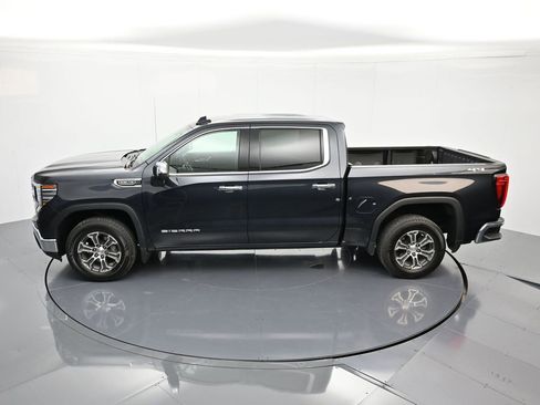 Certified 2025 GMC Sierra 1500 SLT image 36