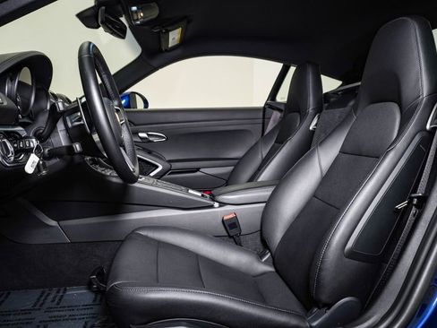 Certified 2025 Porsche 718 Cayman RWD image 5