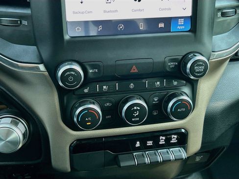 Used 2022 RAM 1500 Laramie AWD/4WD image 30
