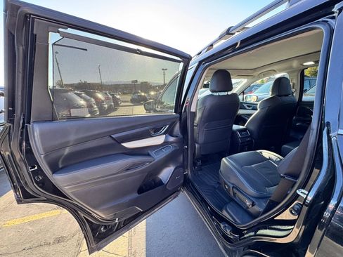 Used 2022 Subaru Ascent Limited w/ Technology Package AWD/4WD image 24