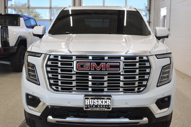 Used 2026 GMC Yukon Denali w/ Sun & Power Step Package AWD/4WD image 3