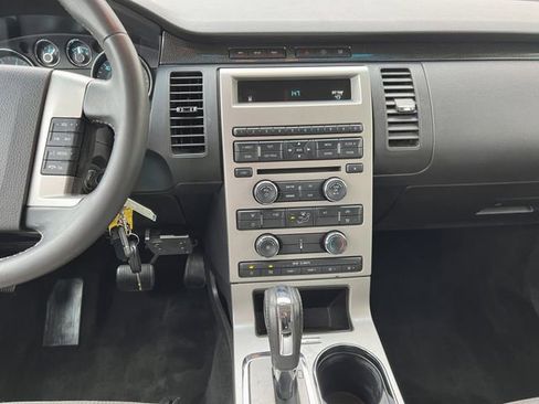 Used 2011 Ford Flex SE image 28