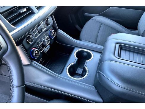 Used 2024 Chevrolet Suburban LS image 18